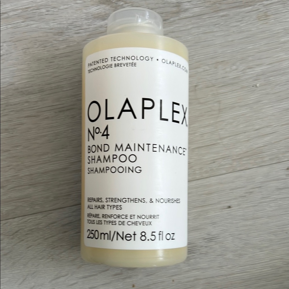 OLAPLEX No.4 Bond Maintenance Shampoo - White